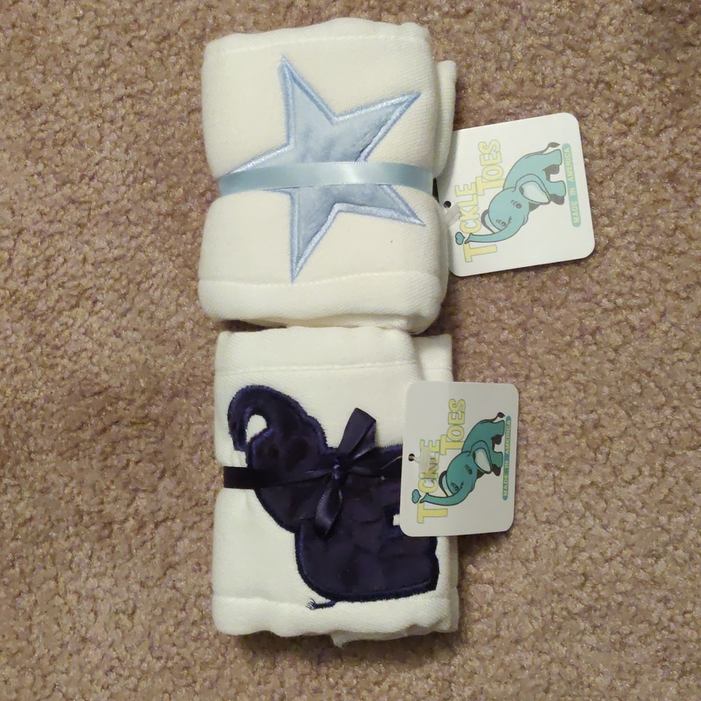 TickleToes - Set of 2 burp cloths, one with elephant and one with star. Blue